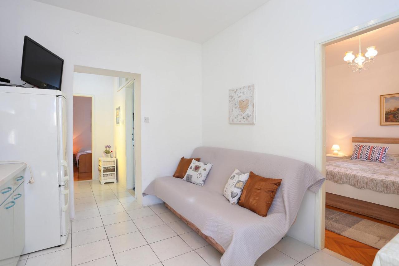 Apartments By The Sea Seget Donji, Trogir - 2029 Esterno foto
