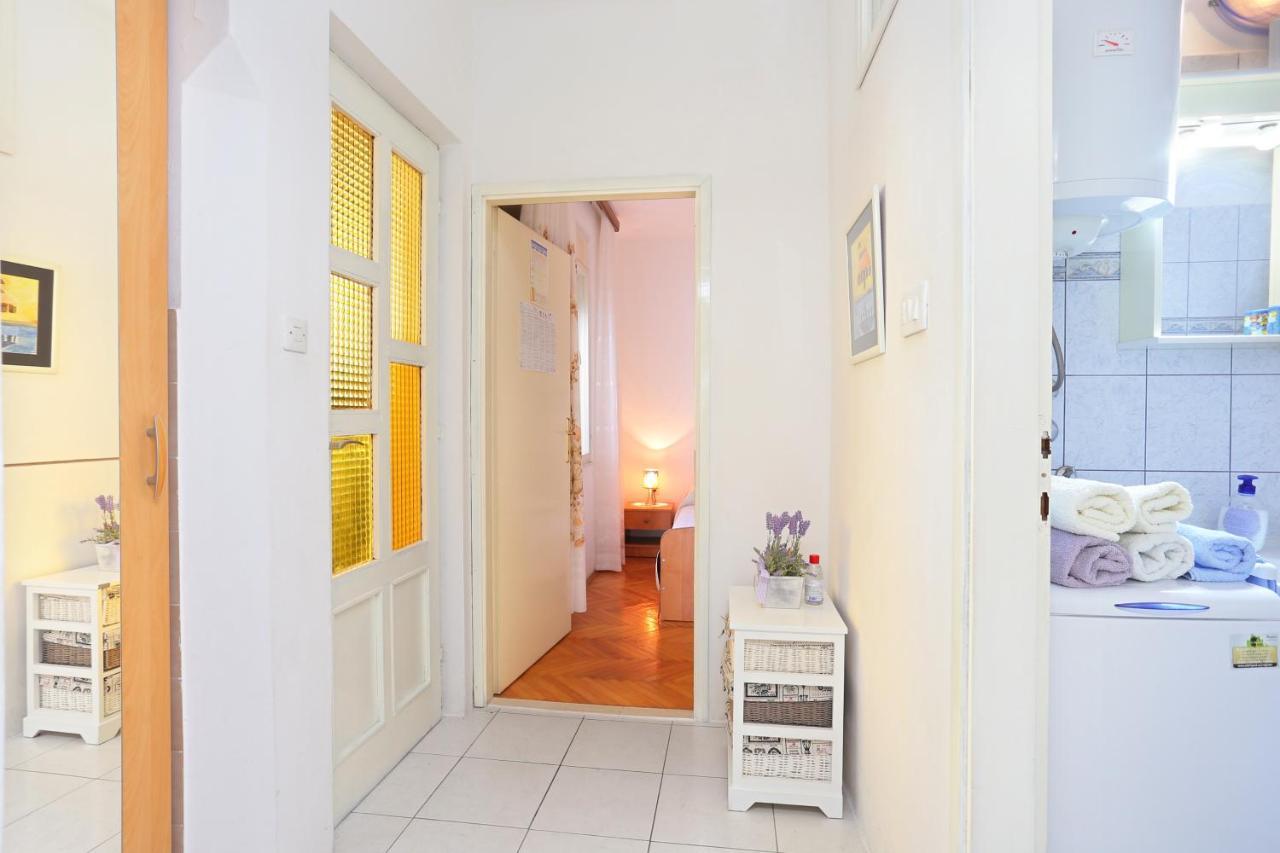 Apartments By The Sea Seget Donji, Trogir - 2029 Esterno foto